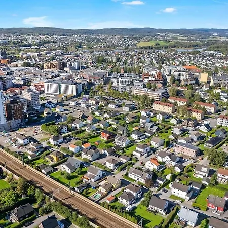 アパート Newly Renovated Flat For 4 - 10 Min Ride To Both Oslo And The Airport